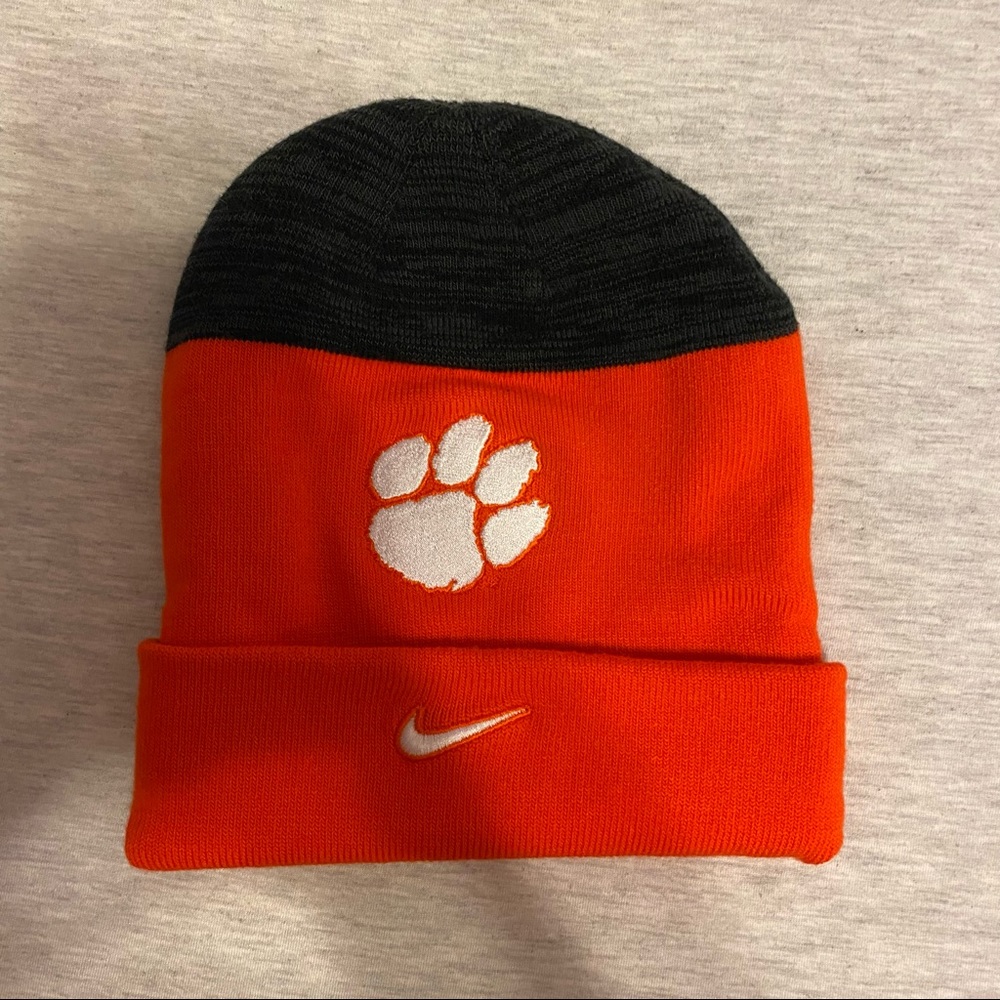 NWOT Clemson Beanie with Paw